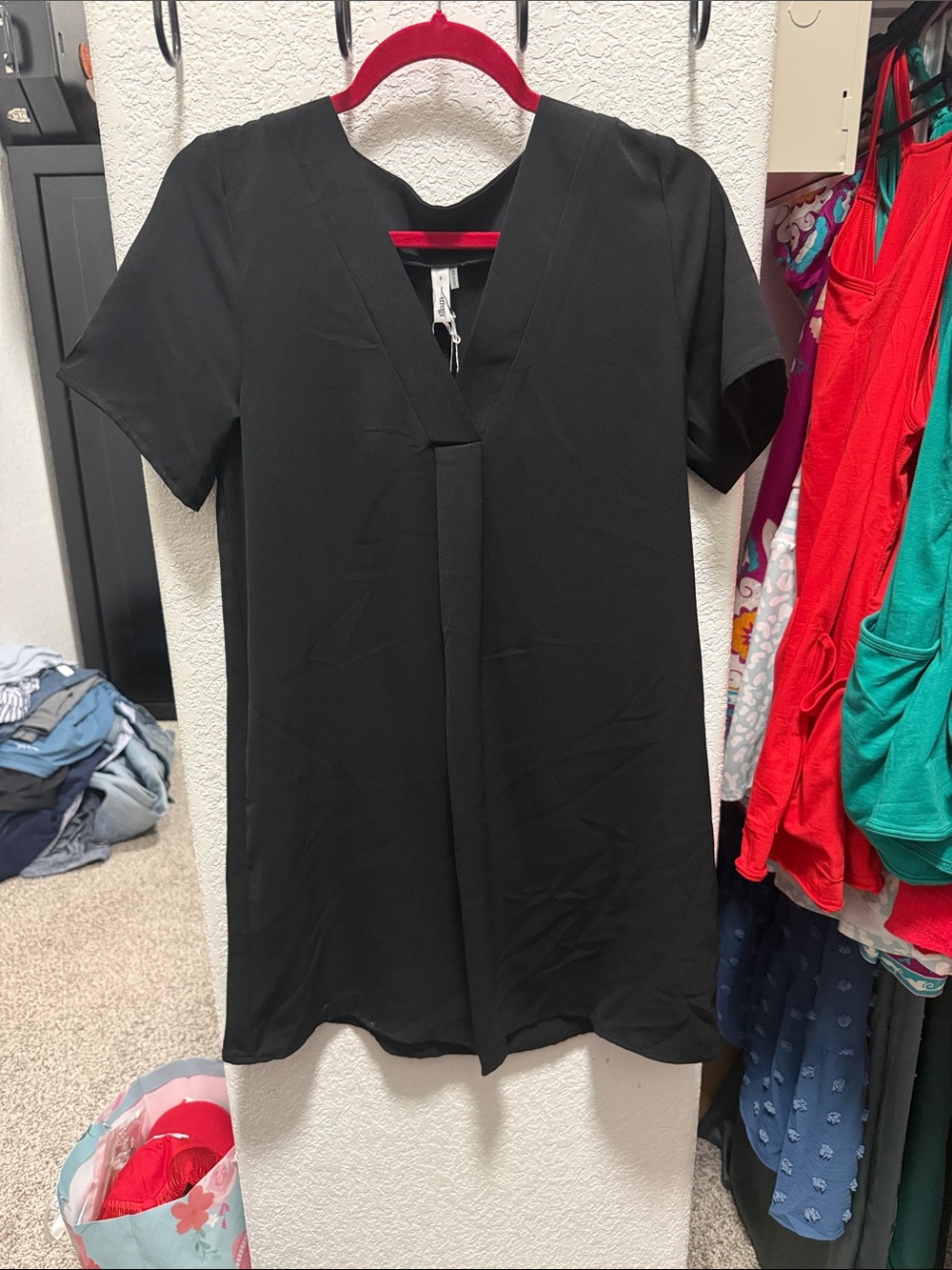 glam Black V-Neck Short Sleeve Tunic